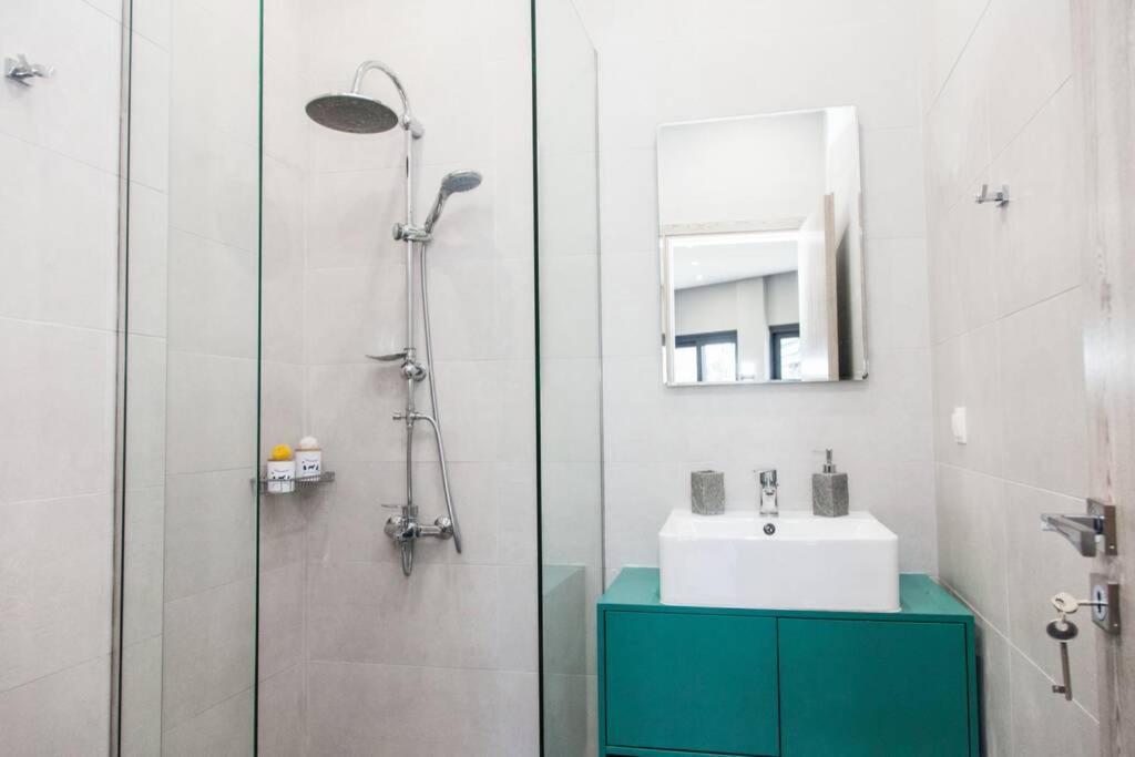 E Spacious Cornered Brand New Studio Apartment E Athènes Extérieur photo