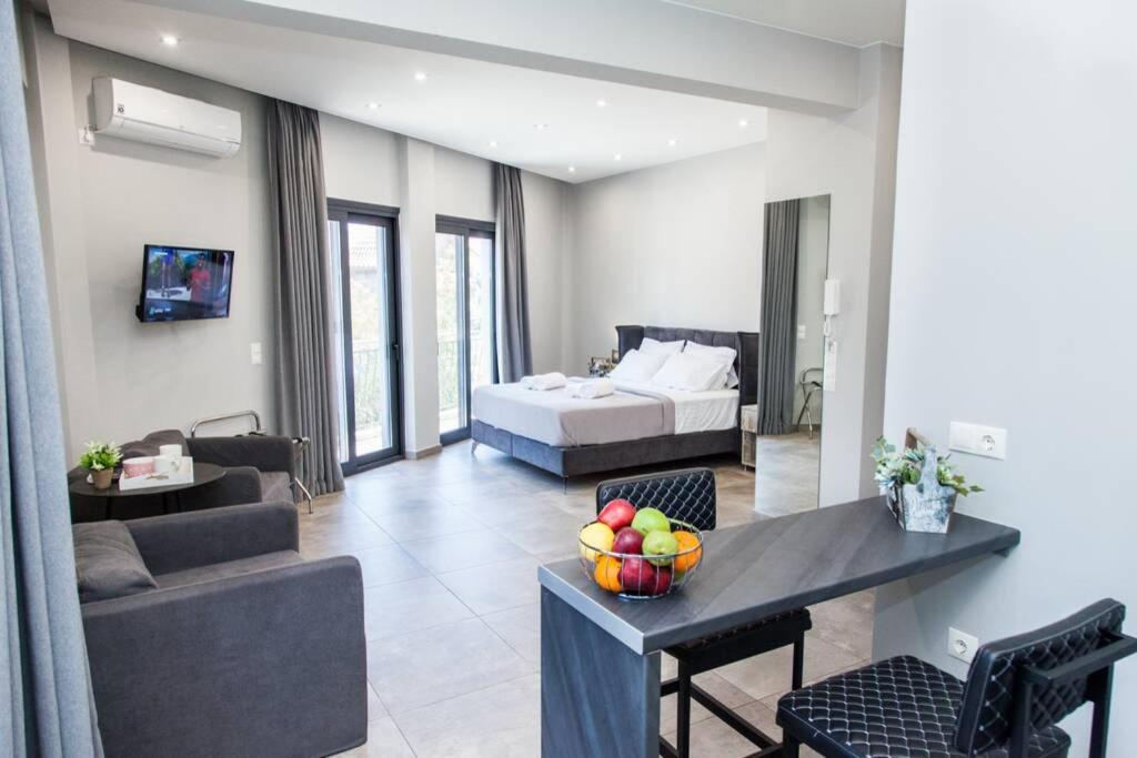 E Spacious Cornered Brand New Studio Apartment E Athènes Extérieur photo